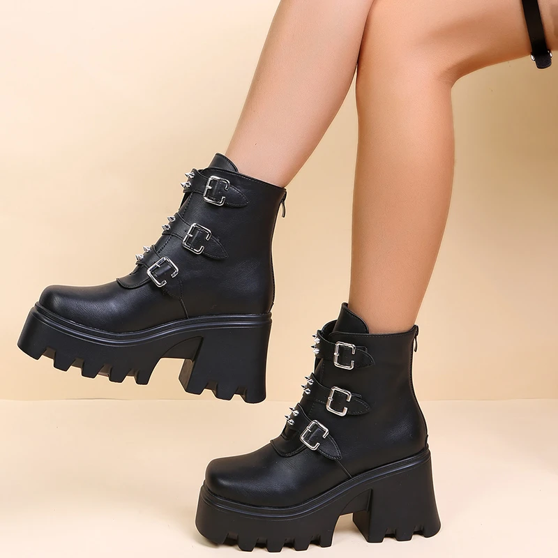 black platform boots size 6