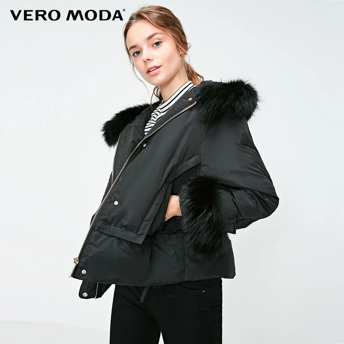 Vero Moda женский короткий пуховик из меха енота с капюшоном и кулиской | 318423523 - Цвет: Black