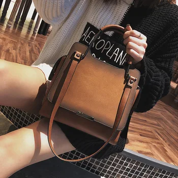 

Bag female 2019 new tide bucket bag fashion scrub handbag Korean version of the shoulder Messenger bag