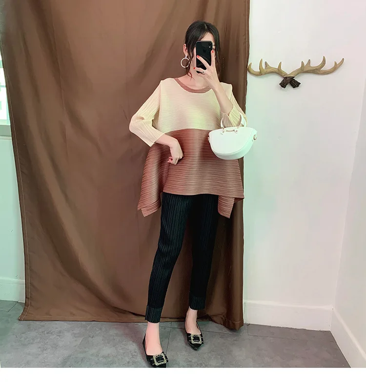 Miyake fold A-line T-shirt design summer European station fashion loose large size women's irregular tops free shipping