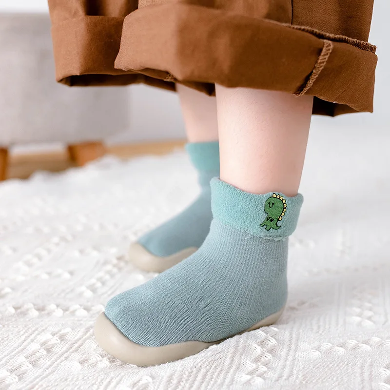 winter new products children's sock shoes , lamb wool snow socks shoes baby embroidery socks toddler first walkers