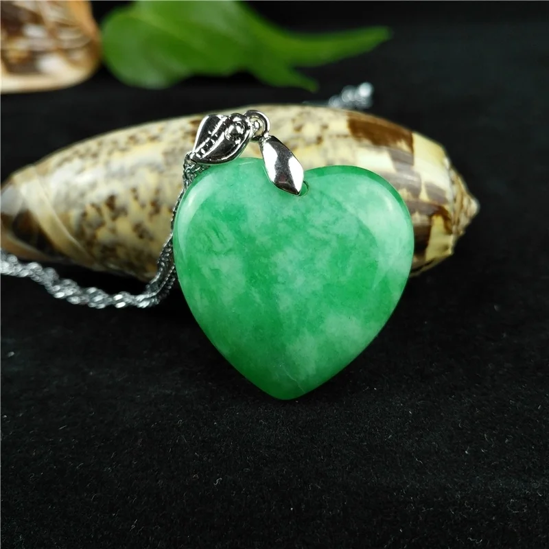 Chinese Green Jade Heart shaped Pendant Beads Necklace Charm Jewellery