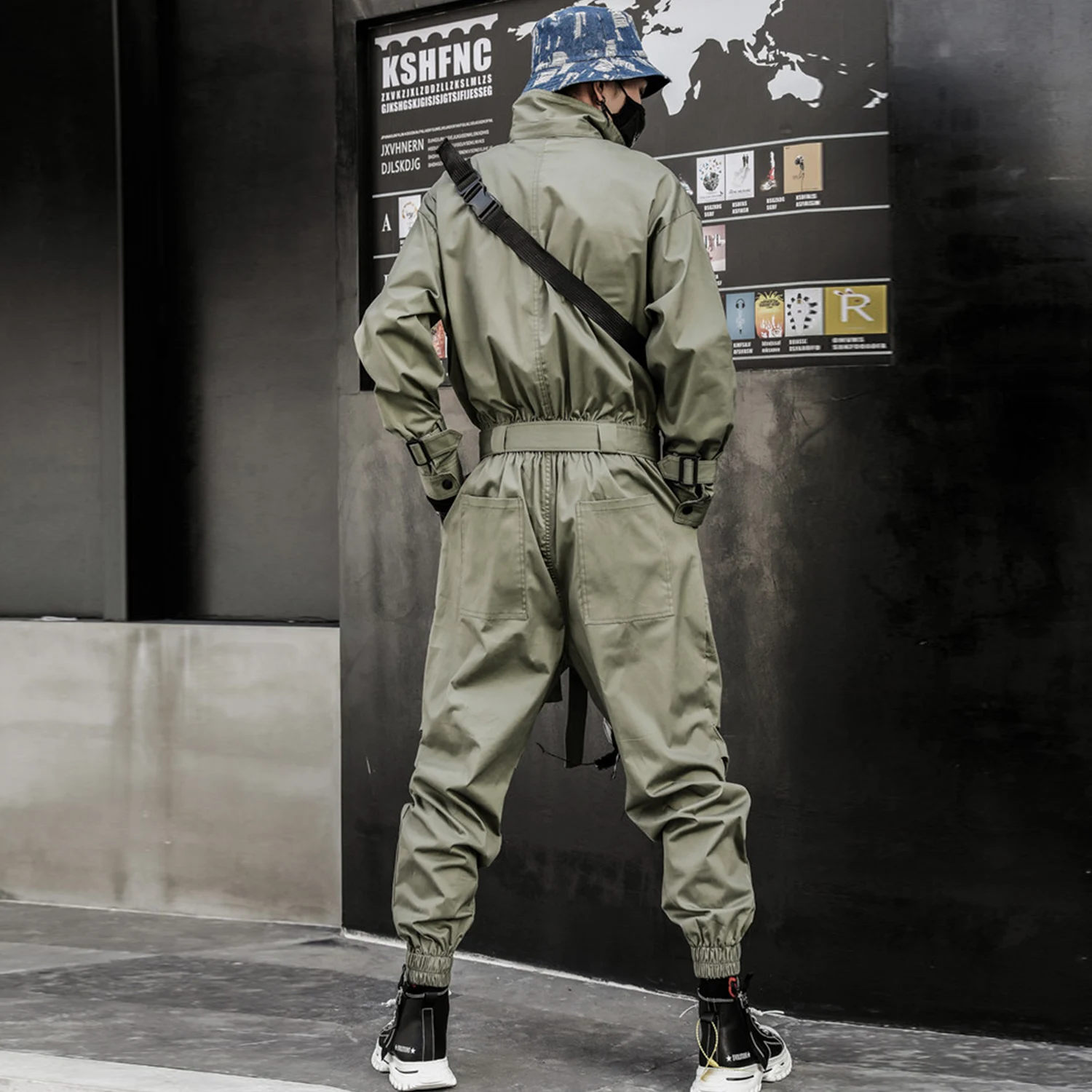 

2020 Hip Hop Streetwear Jumpsuits Men Ribbon Embroidered Cargo Pants Long Sleeve Rompers Joggers Techwear Men HighStreet Style