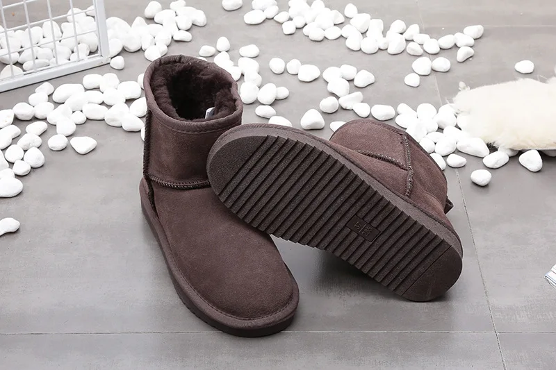 Классические детские зимние замшевые ботинки из овечьей кожи и шерсти с меховой подкладкой; короткие базовые зимние ботинки; Цвет черный, коричневый