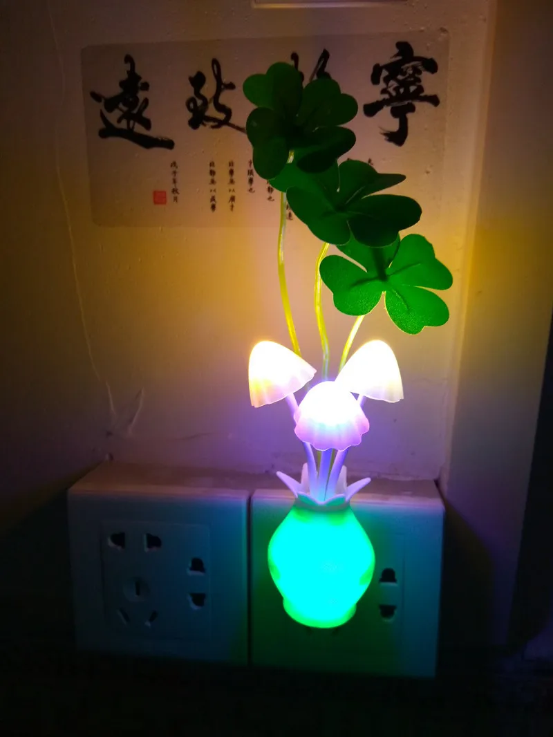发光四叶草