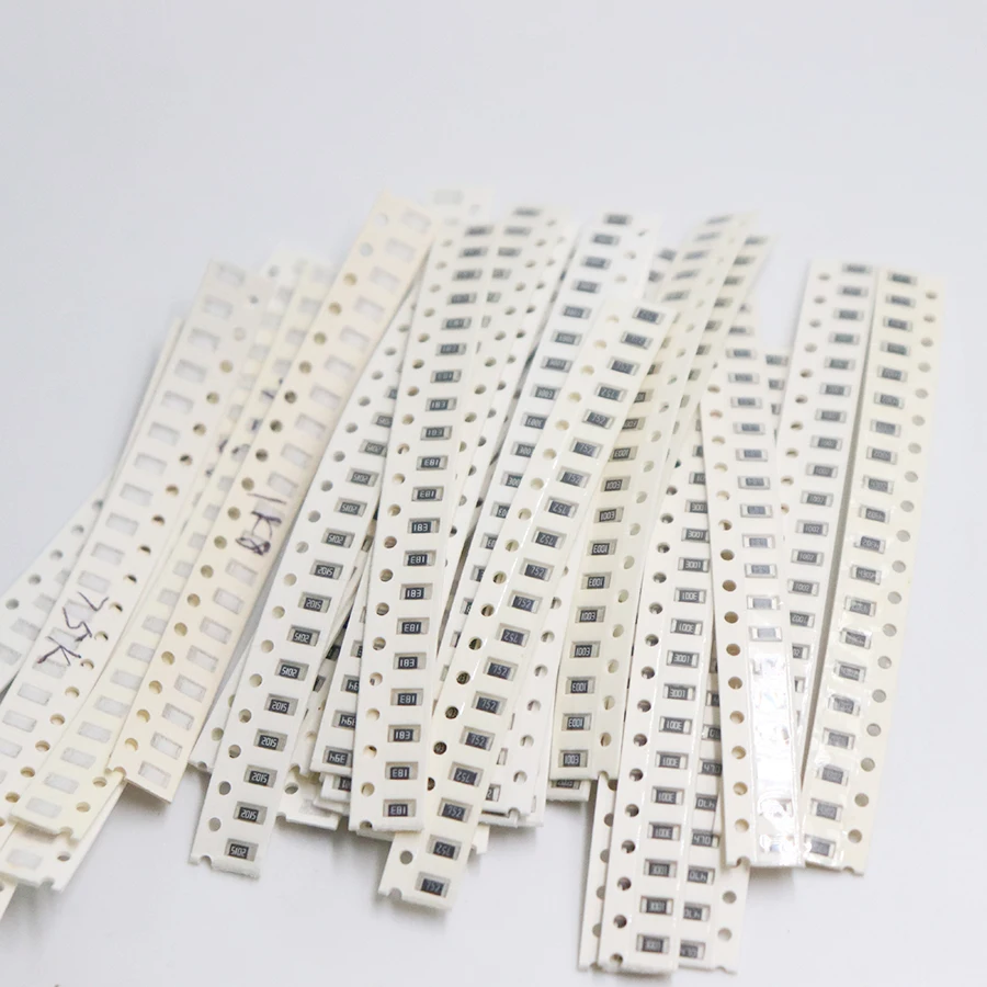 Комплект резисторов 1206 SMD в ассортименте 1 Ом 1М 1% 33 значения 20 шт. = 660 набор