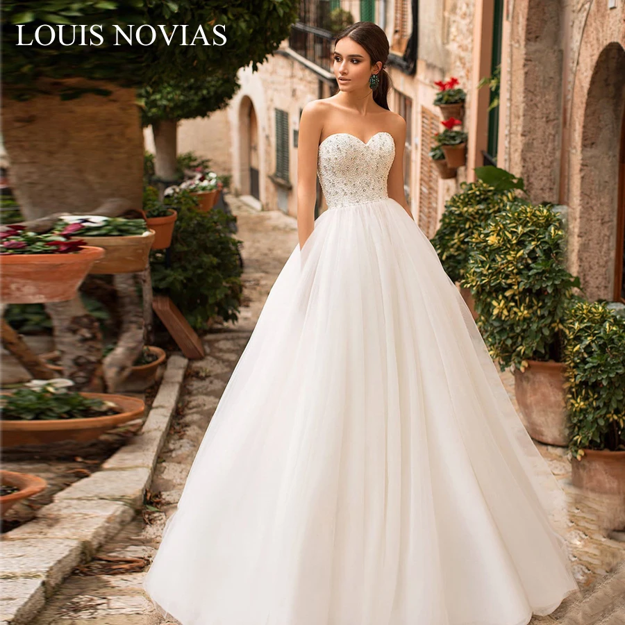 Пляжное свадебное платье Louis Novias с бисером открытой спиной сердечком длиной до