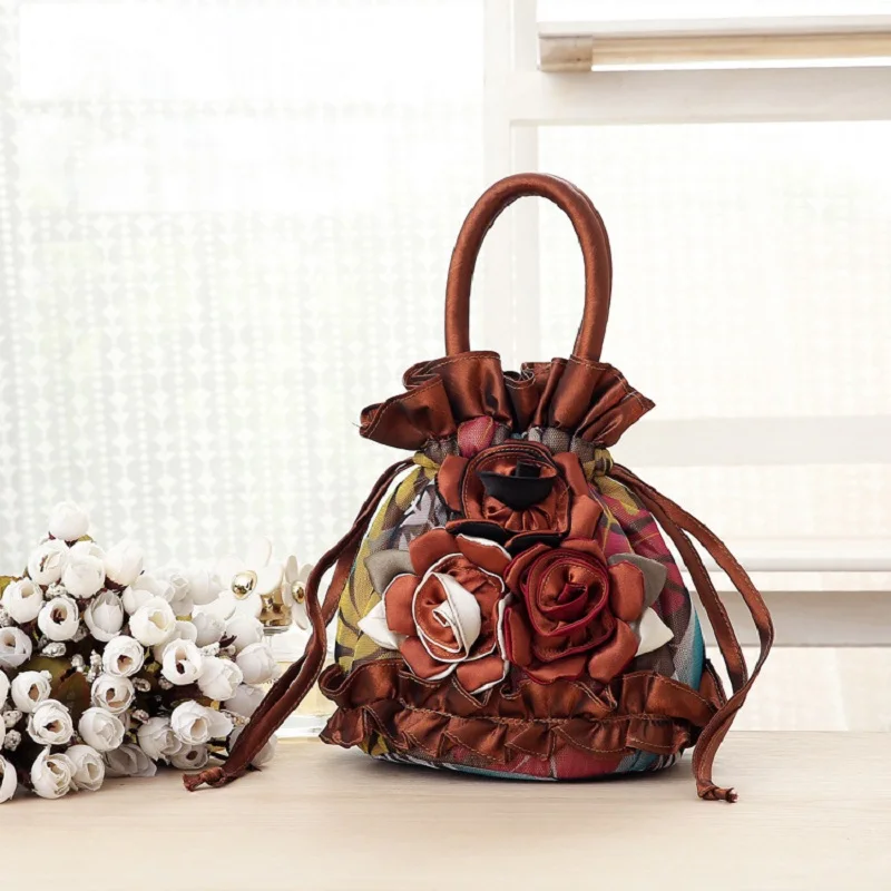 3303398611_1898945155