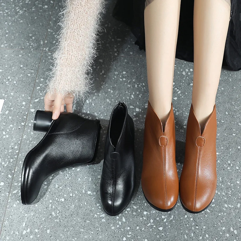 

2019 New Style Genuine Leather Versatile Short Boots Women's Chunky-Heel Autumn And Winter Large Size Women's Boots 41-43 Semi-h