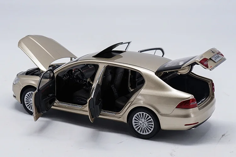 1:18 Skoda Superb сплав модель автомобиля статические металлические модельные автомобили оригинальная коробка для коллекции подарков