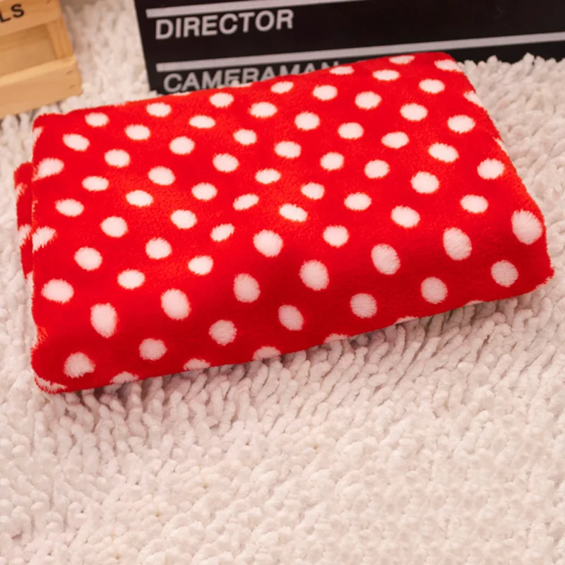 

40*60cm Fall Winter Coral Cashmere Soft Pet Sleeping Blanket Bed Cushion Dot skin-friendly Coral Fleece Sleeping Blanket