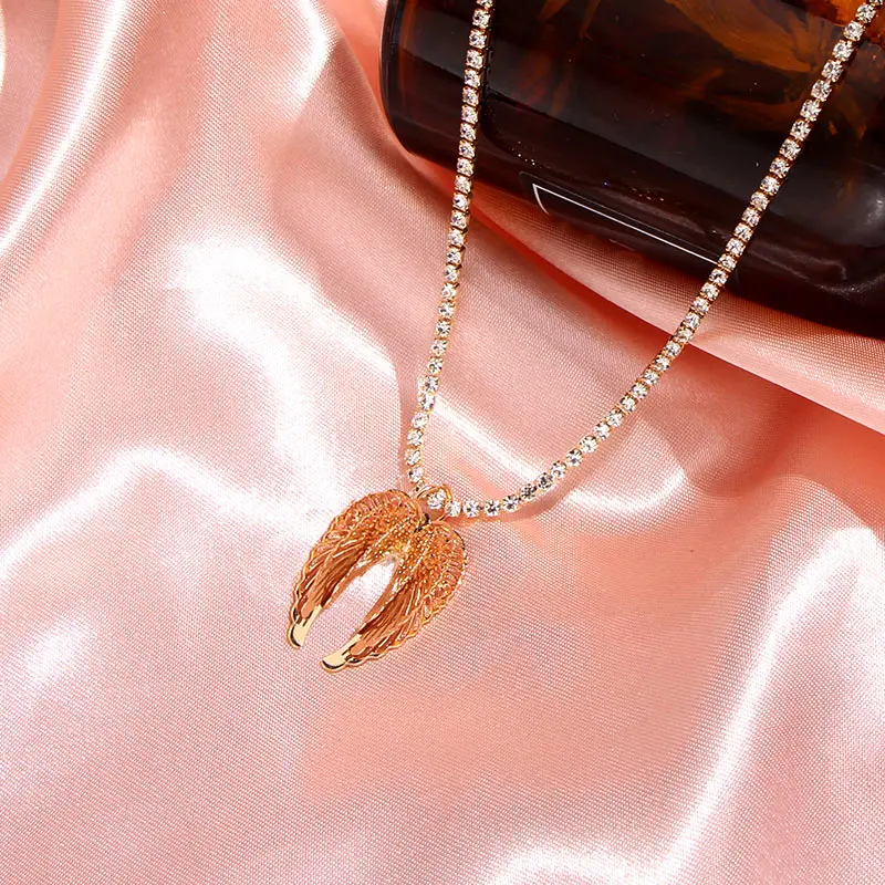 

Caraquet Creative Fashion Wings Pendant Necklace Female Gold Color Rhinestone Chain Choker Necklace Statement Bijoux Party Gift