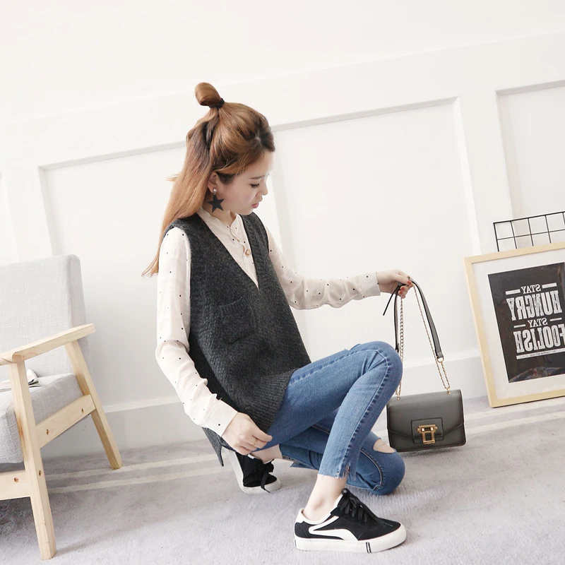 Oversized women sweater vest Autumn winter plus size women sweaters Fashion V neck casual knitting pullover with pocket