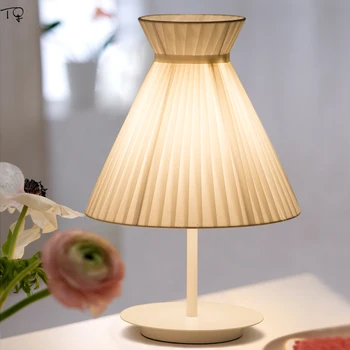 

Nordic Atmosphere Romantic Designer Princess Table Lamp Led Warm Kids Room Art Decor Wedding Bedroom Bedside Bedside Lamp Study