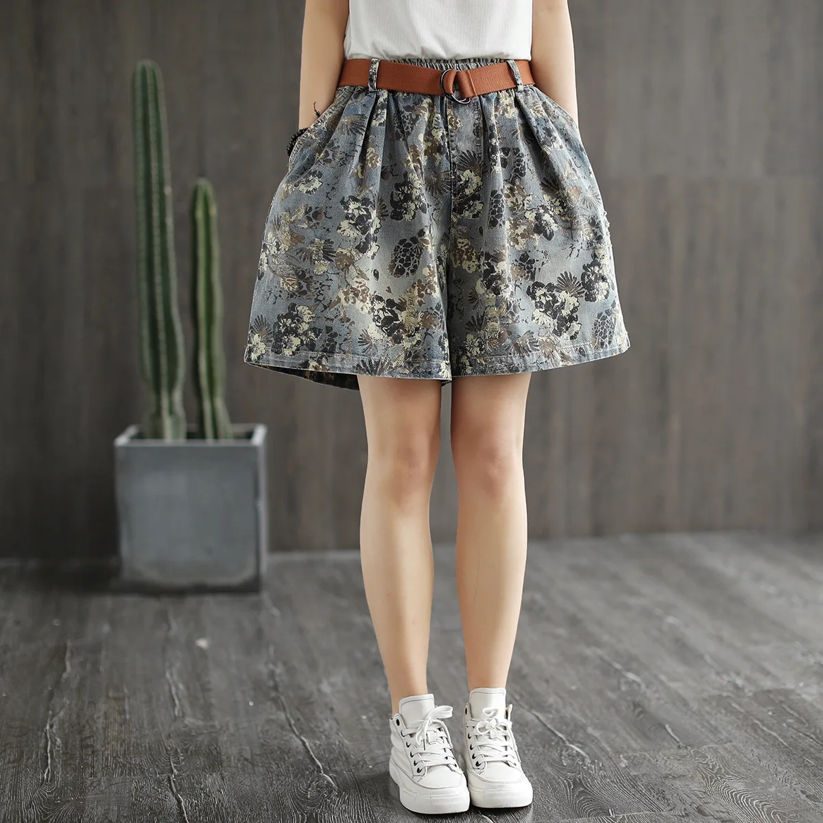 

Casual Retro Art Jeans Shorts Women Elastic High Waist Streetwear Floral Print Wide Leg Denim Shorts Haren Pants Ropa De Muje