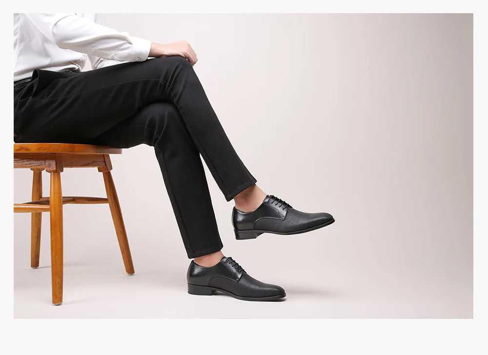 Мужская Осенняя модная обувь г. Удобные классические черные мужские туфли Мужская брендовая дизайнерская обувь для отдыха на шнуровке, мужская повседневная обувь
