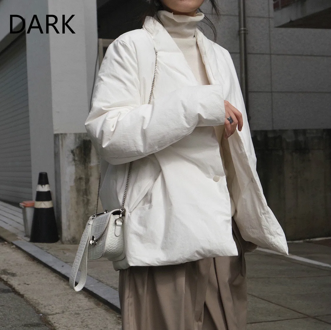 

[DARK] Korean Version Of Japanese Niche V-neck Bread Down Padded Jacket Loose Padded Jacket Women 2020 Winter New Style