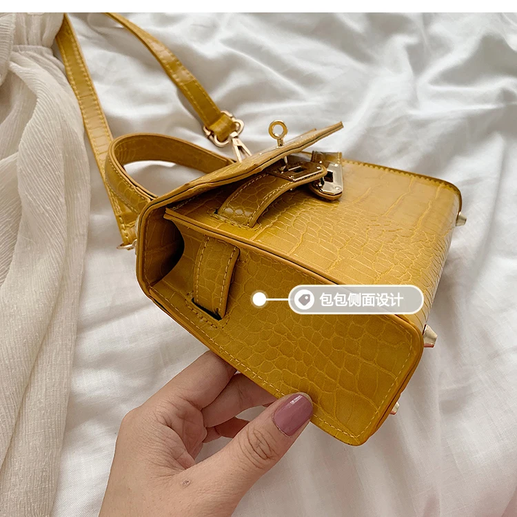 Маленькая женская сумка летняя новая мода Корейская версия универсальная крокодиловая текстура сумка почтальон модная сумка