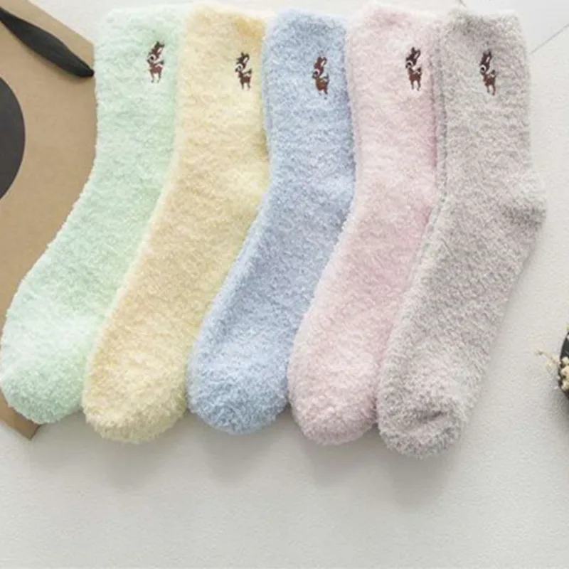 

2020 New Products Autumn And Winter Simple And Versatile Plus Velvet Thickening Warm High-quality Silk Cotton Ladies Socks