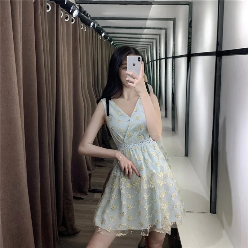 

2020 New Summer Women Dress Casual Fashion Patchwork Sleeveless Off Shoulder Embroidery Mini Lace Dressses Hollow Out Sexy Brand