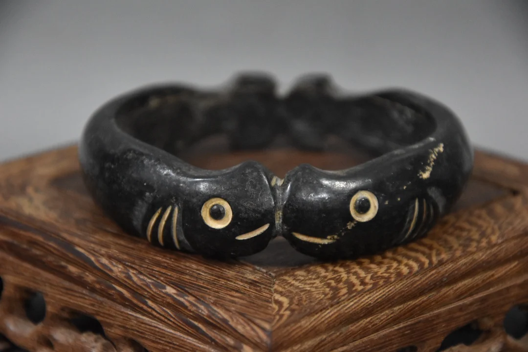 

Hongshan culture meteorite iron xizang magnetic absorption Pisces bracelet