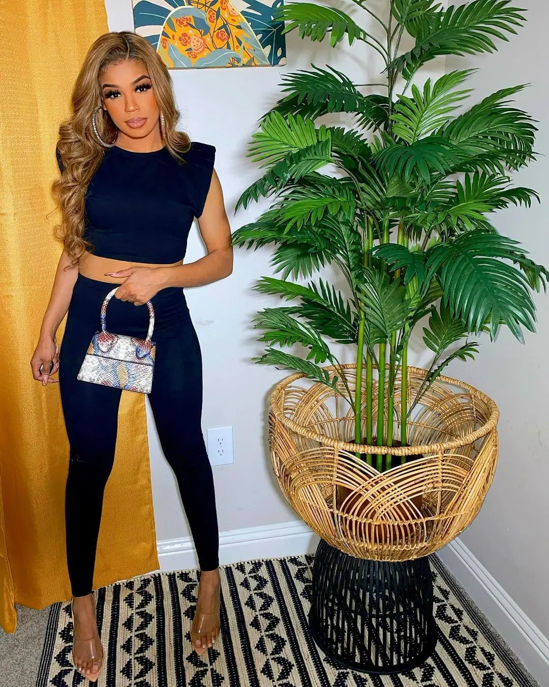 

Элегантный комплект из 2 предметов, женский укороченный топ, повседневные Прямые брюки, вязаный костюм, одежда 2021, уличная одежда, однотонны...