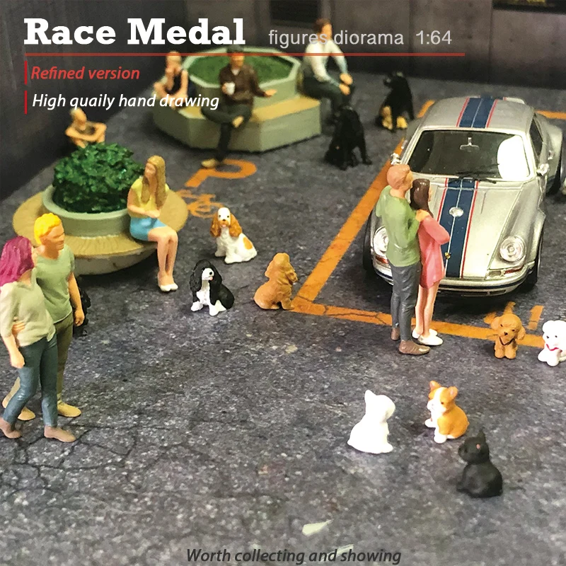 

RaceMedal 1:64Pet dog car model car model scene can be teddy bullfight black bay