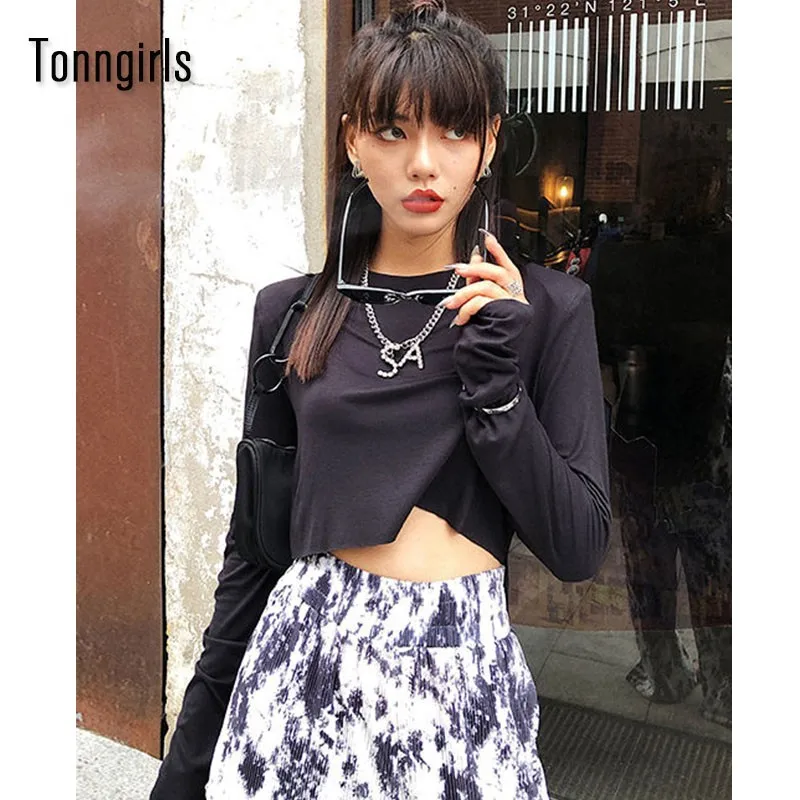 

Уличная одежда Tonngirls, Асимметричная футболка с разрезом, женская одежда, тонкая футболка с длинным рукавом Y2k, осень 2021, женская футболка в стиле Харадзюку