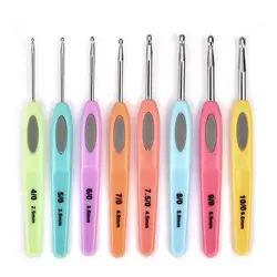 8 - Piece Crochet Hook Set with Plastic Handles - Ideal (Multicolor 2.5 - 6mm)