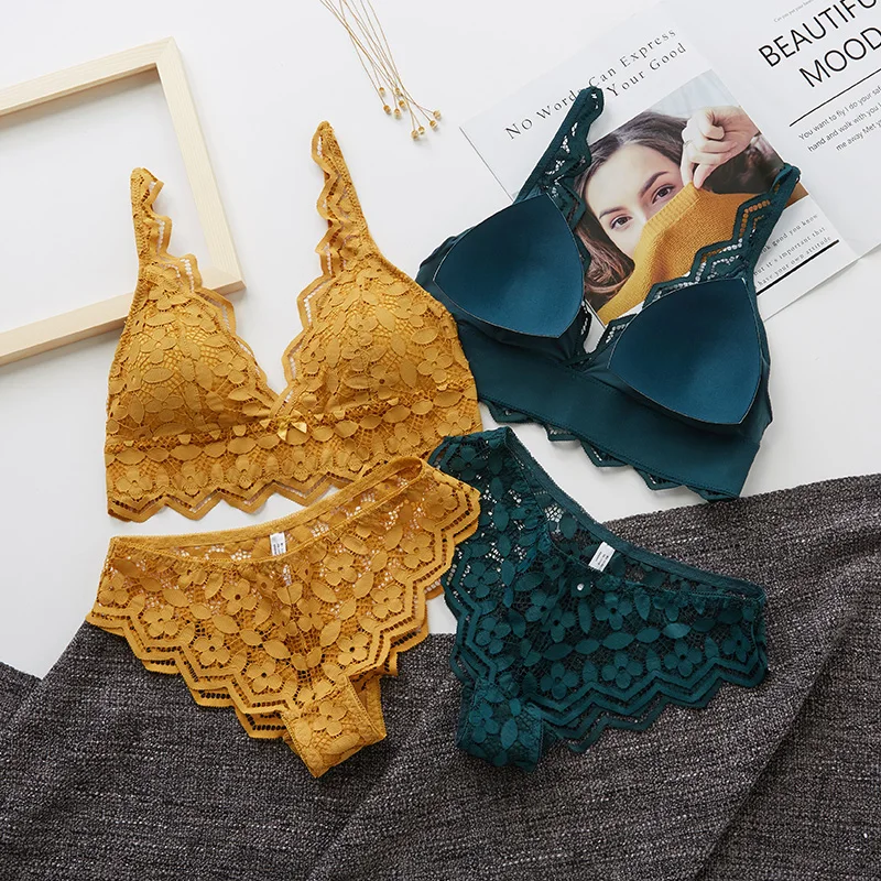 

Sexy No rims Underwear Set Exquisite Lace Slim Bra Set No sponge Triangle cup Bralattle Ladies Lace Detachable Lingerie Sets