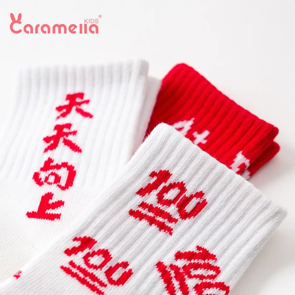 Caramella/3 пары, новинка года, детские носки хлопковые носки с забавными буквами А+ класса для студентов короткие Чулочные изделия белого и красного цвета для маленьких мальчиков и девочек