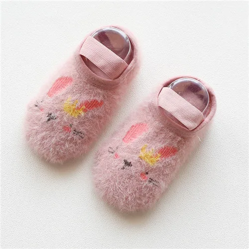 Детские носки для мальчиков, нескользящие носки для новорожденных девочек, зимние теплые короткие носки-тапочки, одежда для малышей с мультипликационным принтом, 3 мес.-24 месяца - Цвет: Розовый