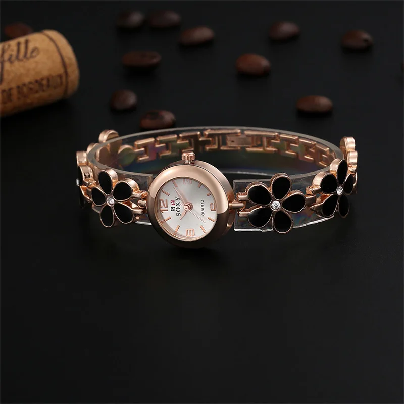 SOXY женские наручные часы в форме листа часы короткий стиль кварцевые Брендовые женские наручные часы женские черно-белые relojes para mujer