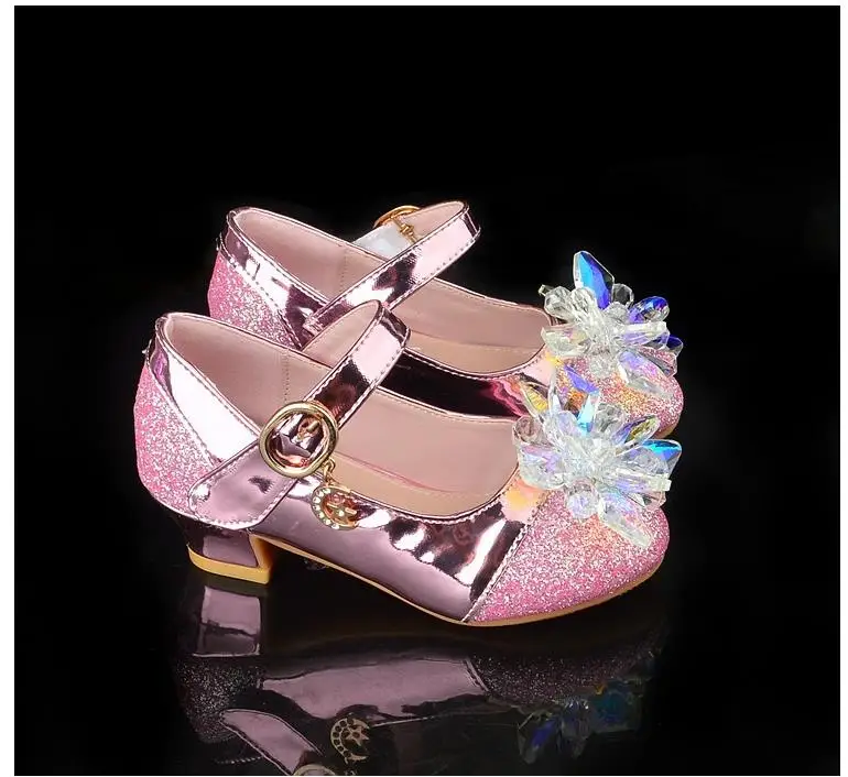 Новая детская обувь; блестящие кожаные туфли принцессы для девочек; детские туфли на высоком каблуке с кристаллами; стразы; Танцевальная обувь для учащихся; обувь для малышей