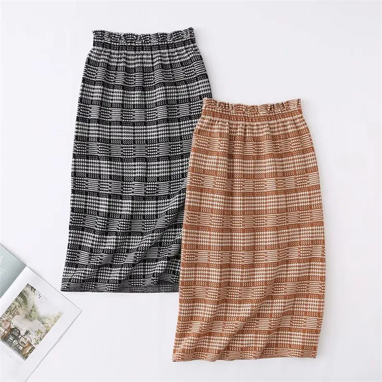 

0098-0910 Versatile High-waisted Loose-Fit Pattern Knitted A- line Long Skirts