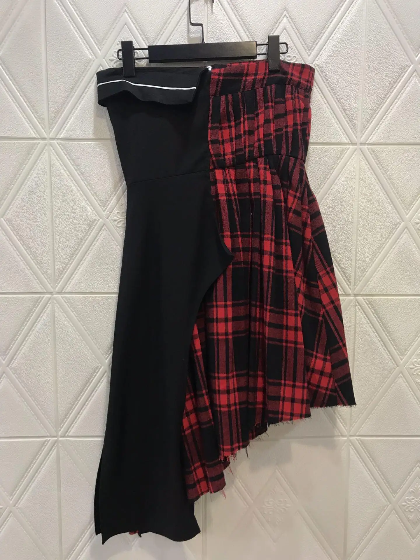 

2019 new ladies fashion sleeveless stitching lattice tube top dress 0818