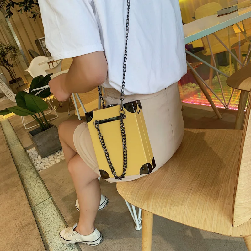

Baitao Candy Square Pack Summer 2019 New Purgatory Box Iron Corner Lady Bag Tide