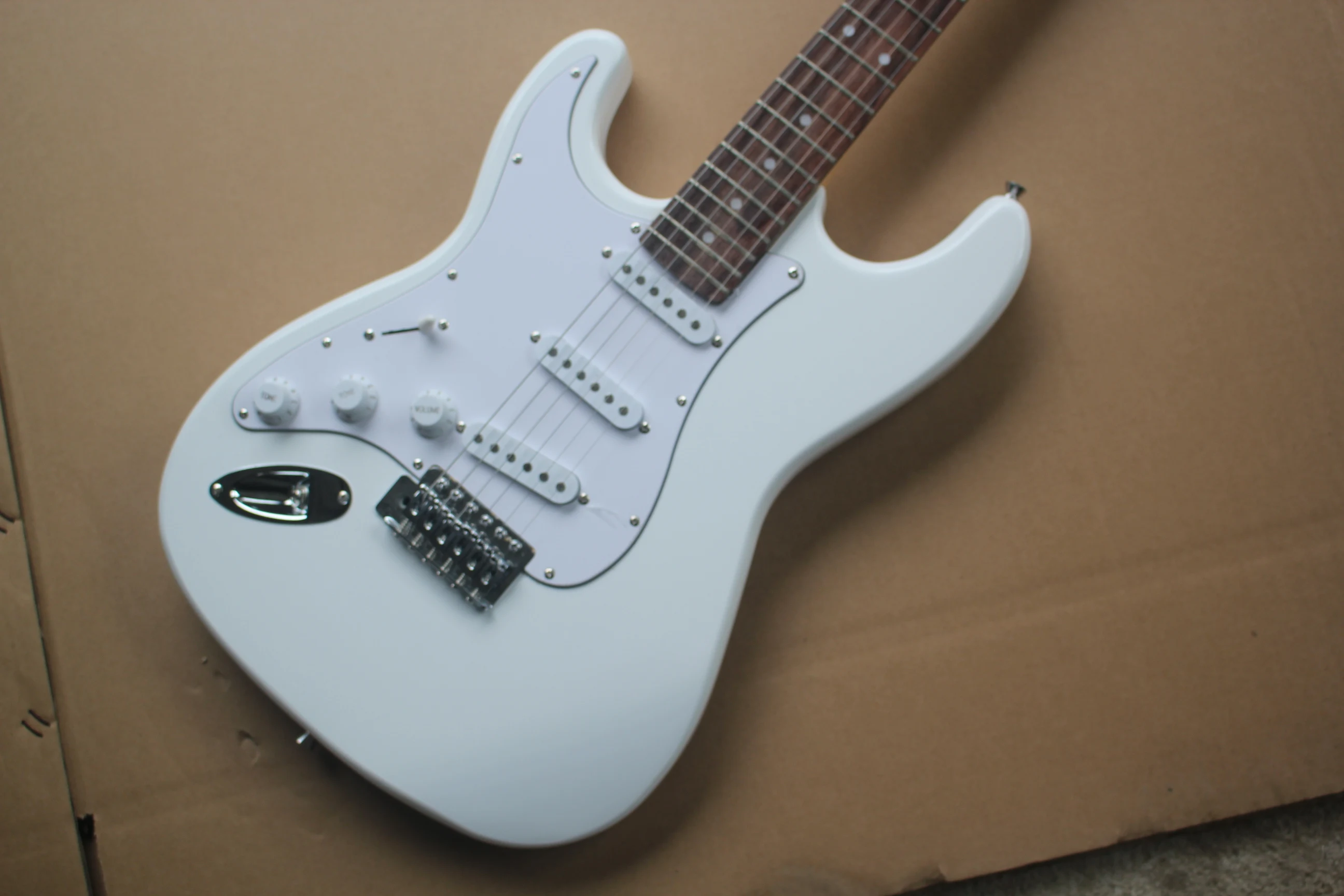 

China guitar factory custom 100% new White Left Handed Electric Guitar with White Pickguard maple fretboard Free shipping 8pai