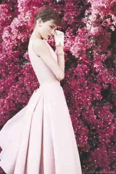 

Handmade Audrey Hepburn Canvas Painting Hand-Painted Canvas Hepburn Wall Art Living Room Wall Decor for Home Decor