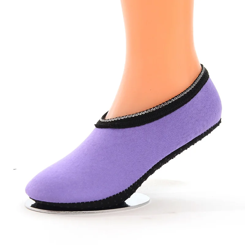 Модные носки для маленьких мальчиков и девочек; Резиновые Нескользящие носки-тапочки; Детские однотонные зимние осенние Носки с рисунком; плотная теплая обувь - Цвет: purple