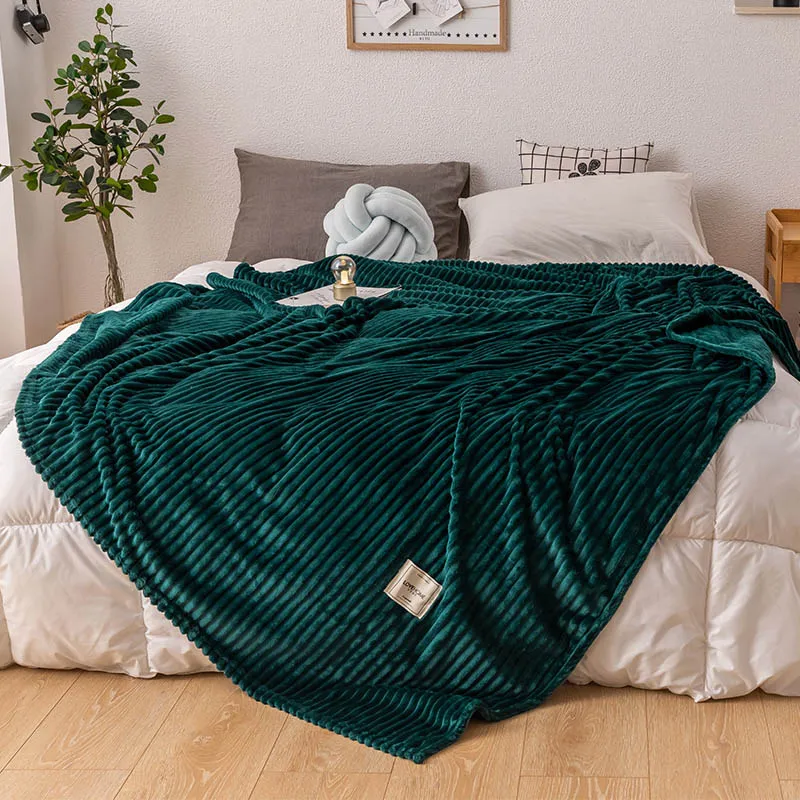 Супер мягкое однотонное стеганое фланелевое одеяло s для кровати, Полосатое Норковое покрывало для дивана, покрывало, зимнее теплое одеяло s - Цвет: Dark green