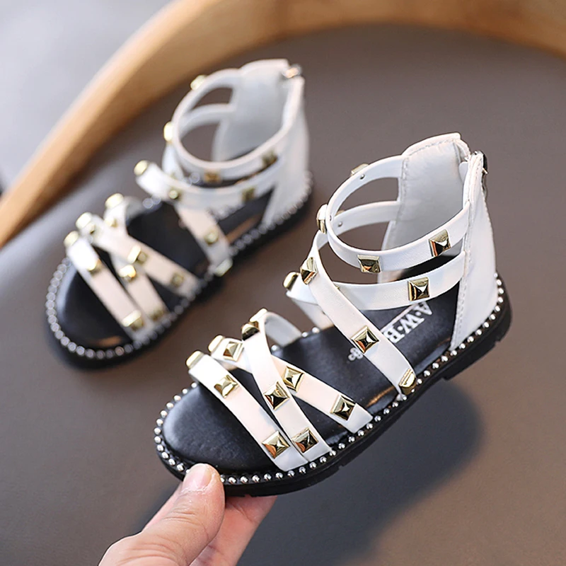 

Girls Sandals 2021 Summer Children Gladiator Roman Sandals Rivets Classic Kids Beach Shoes Zipper Soft Leather Comfortable 21-36