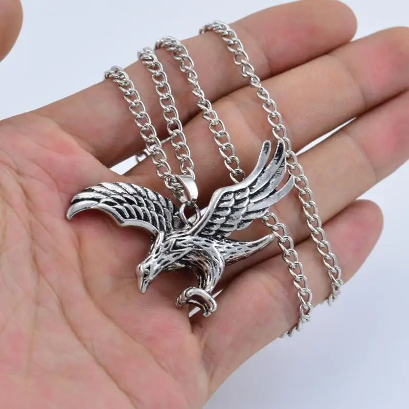 

Vintage Metal Eagle Pendant Necklace Punk Style Animal Necklace Motorcycle Party Biker Men Chain FOR Men Jewelry Gifts