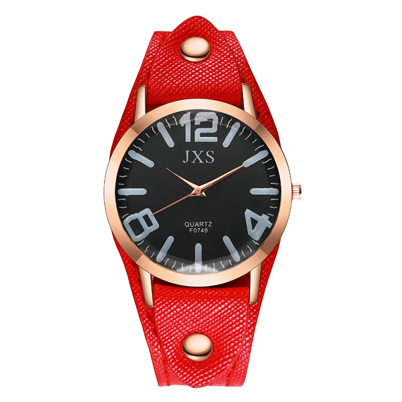 

Fashion Women Watch Lady Classic Rivet Analog Leather Watch Casual Girl Quartz Wrist WatchsReloj Mujer WM1065