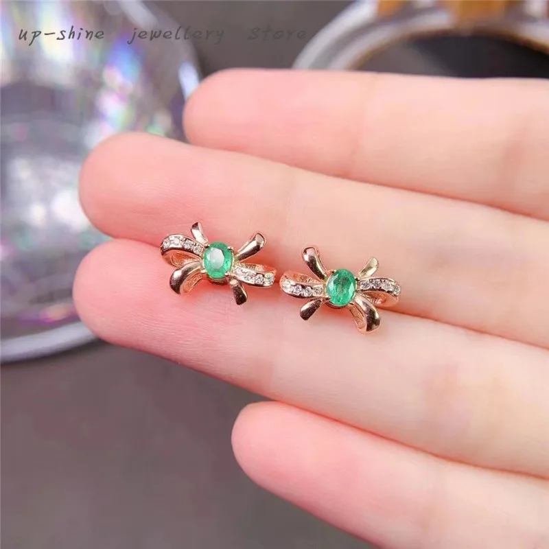 

New women's 925 silver inlaid natural emerald earrings, exquisite workmanship, simple and lovely design