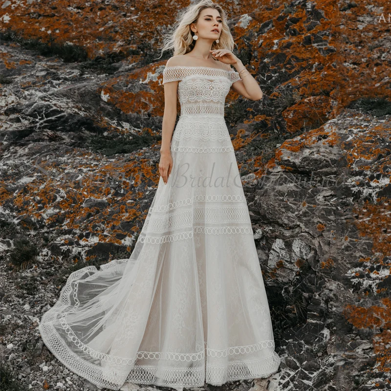 

2019 Boat-Neck Chic Lace Long Train A-line Wedding Dresses Beach Short Sleeves Layers Tulle Illusion Bohe Bridal Gowns AX217