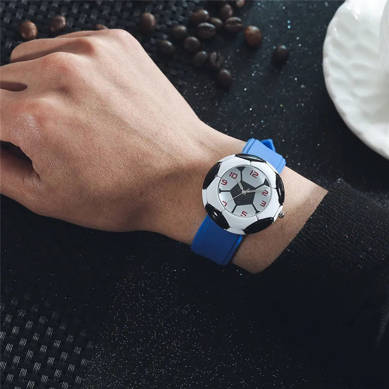 Модные кварцевые часы в форме футбола спортивные наручные часы мягкий силиконовый ремень футбольный Вентилятор Сувенир унисекс детские подарки
