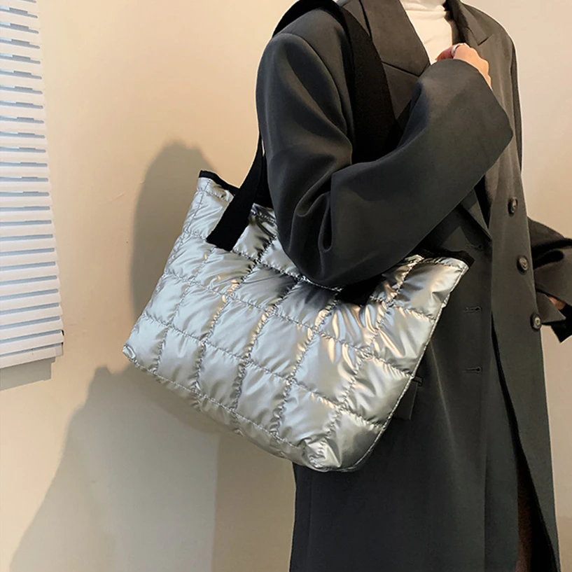 цена 2022Autumn Winter New Space Cotton Tote Bag Fashion Large Capacity Ladies Shoulder Bags Brand Design Trend Handbags Shopping Bag