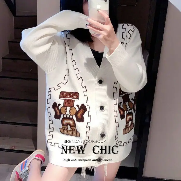 

New fashion embroidery loose V-neck knitted cardigan sweater and jacket in autumn and winter 2020
