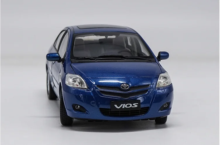 Оригинальные заводские литые под давлением 1/18 Vios синий седан литые под давлением металлические классические модели игрушечных автомобилей для подарка, коллекция